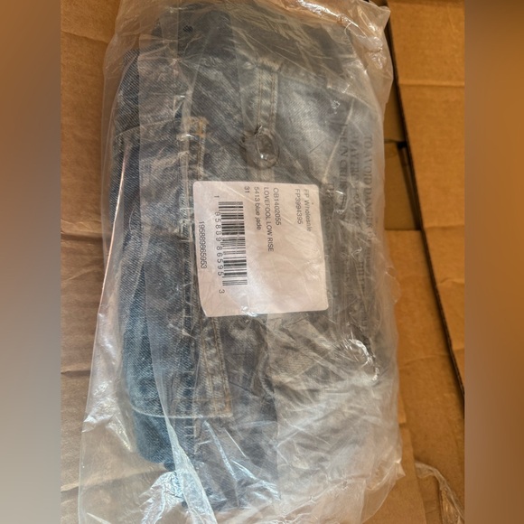 🎉LAST CHANCE🎉FREE PEOPLE
Lovefool Low Rise Jeans - Picture 13 of 15